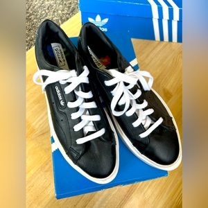 Adidas Sleek